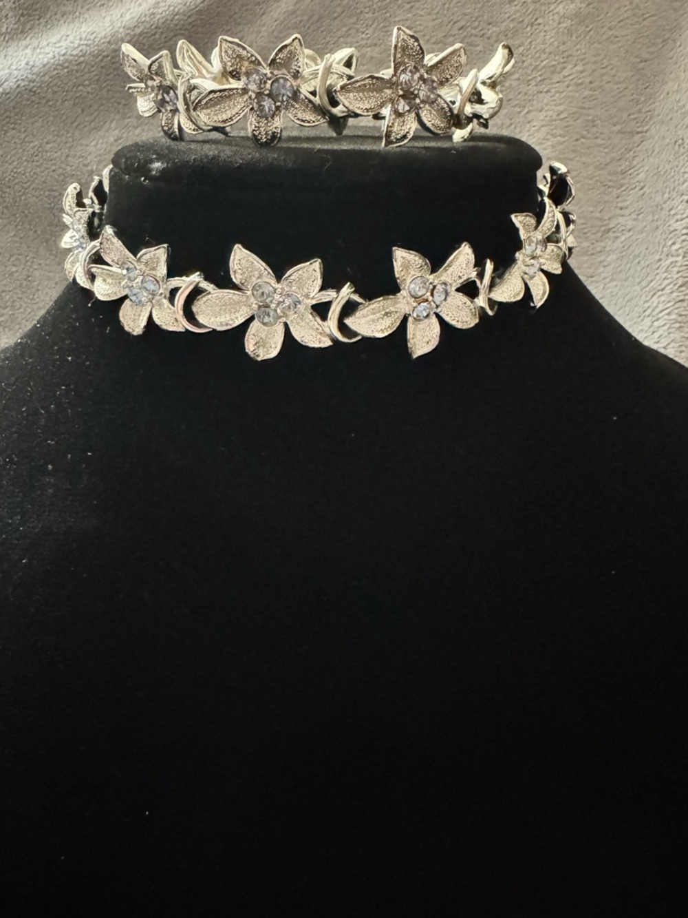 Vintage Coro Silver Tone Floral Blue Crystal Choker Necklace and Bracelet Set